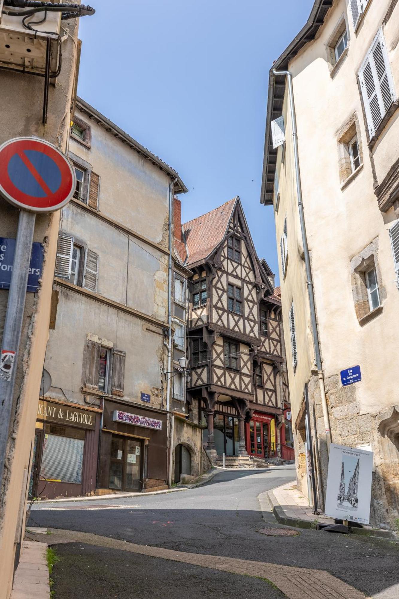 Le Grand Pirou # Lumineux # Halte Auvergne تيير المظهر الخارجي الصورة